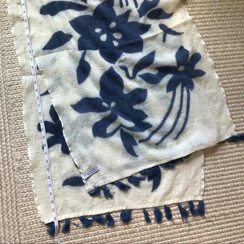 Splendid Cream and Navy Floral Wrap Scarf